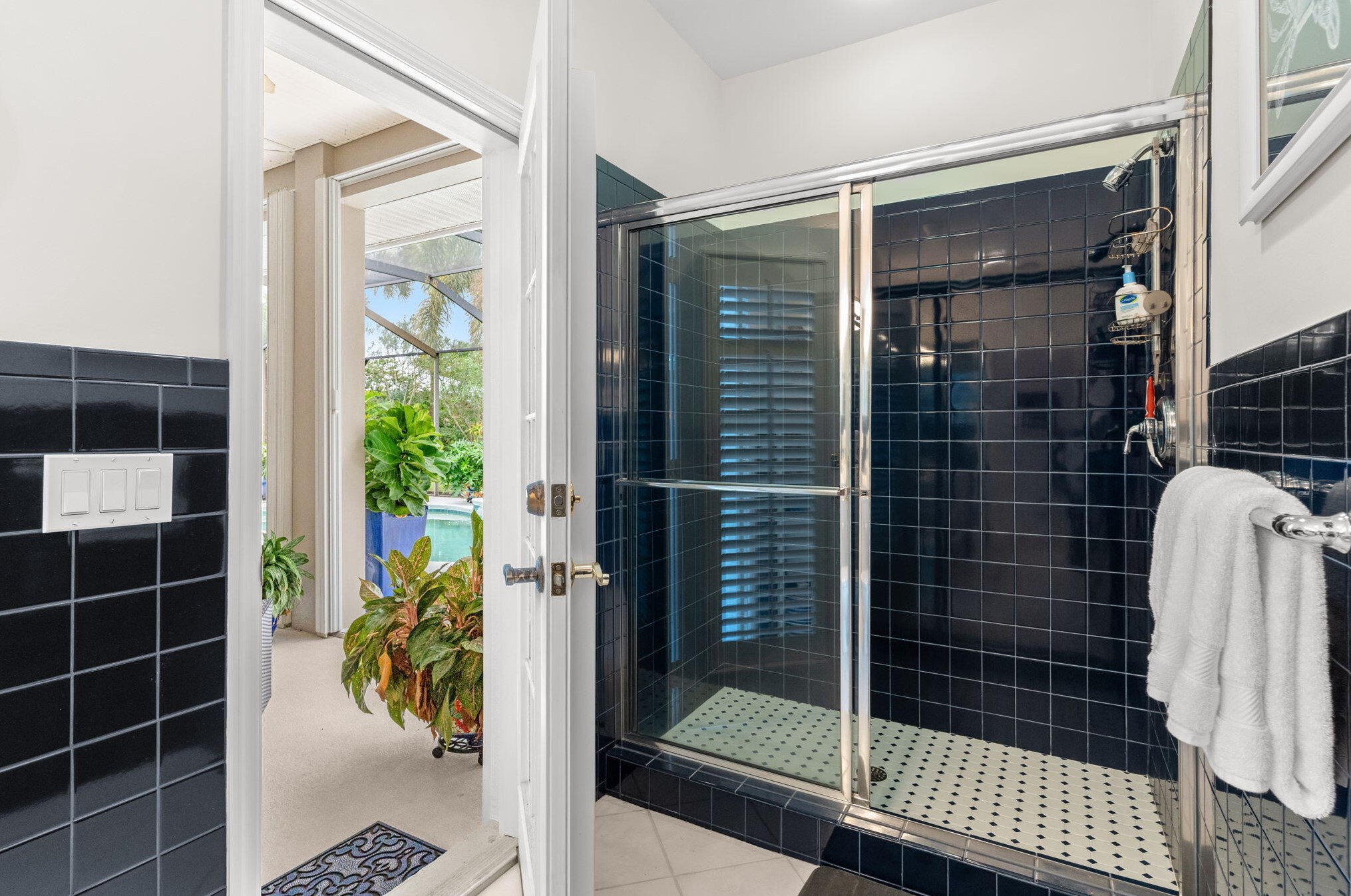 81 Cache Cay Dr, Vero Beach FL 32963-1211 exterior