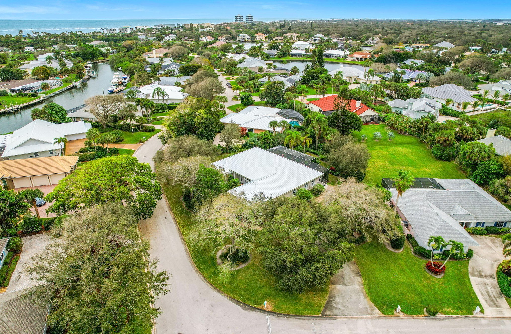 81 Cache Cay Dr, Vero Beach FL 32963-1211 exterior