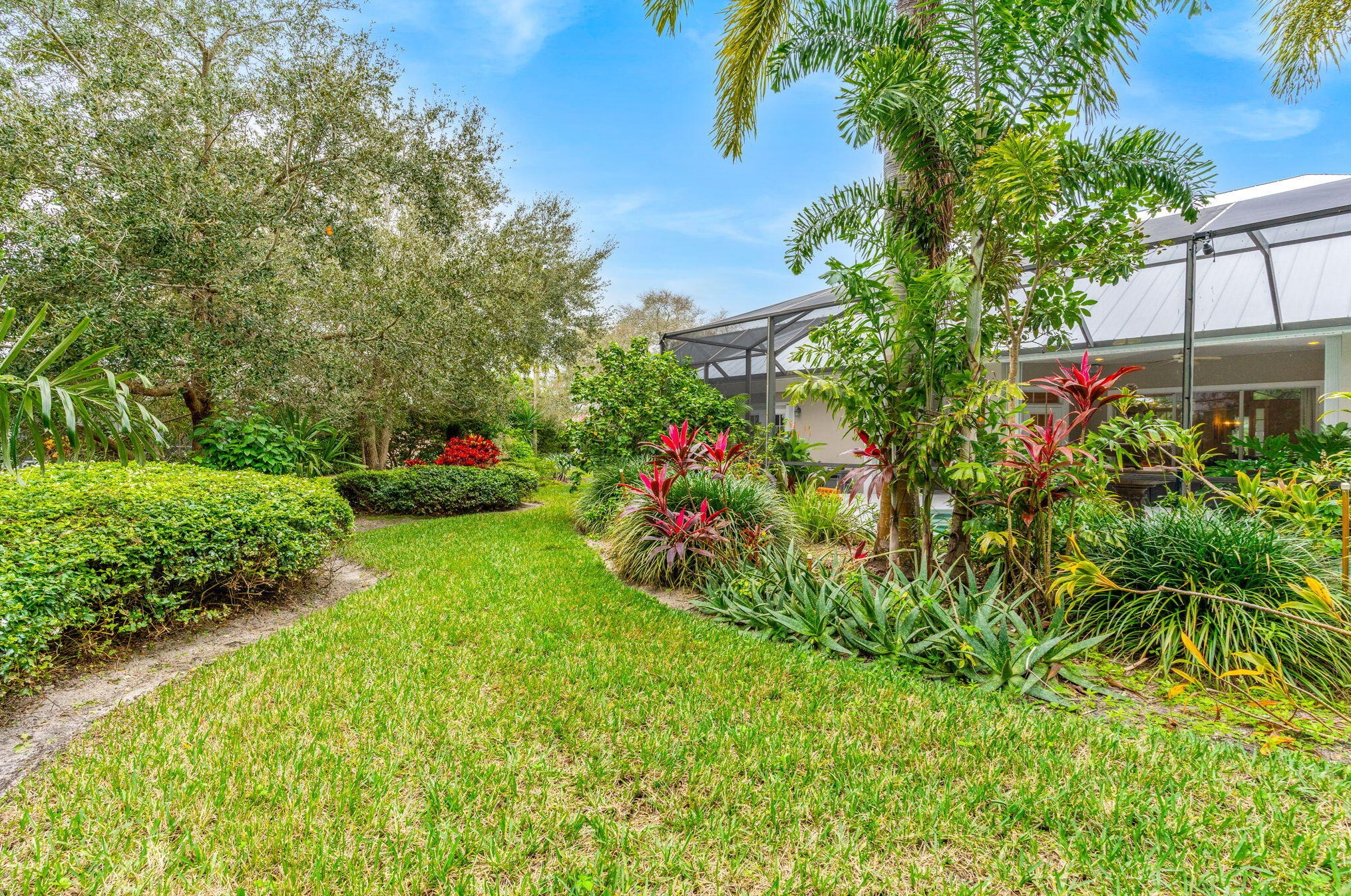 81 Cache Cay Dr, Vero Beach FL 32963-1211 exterior