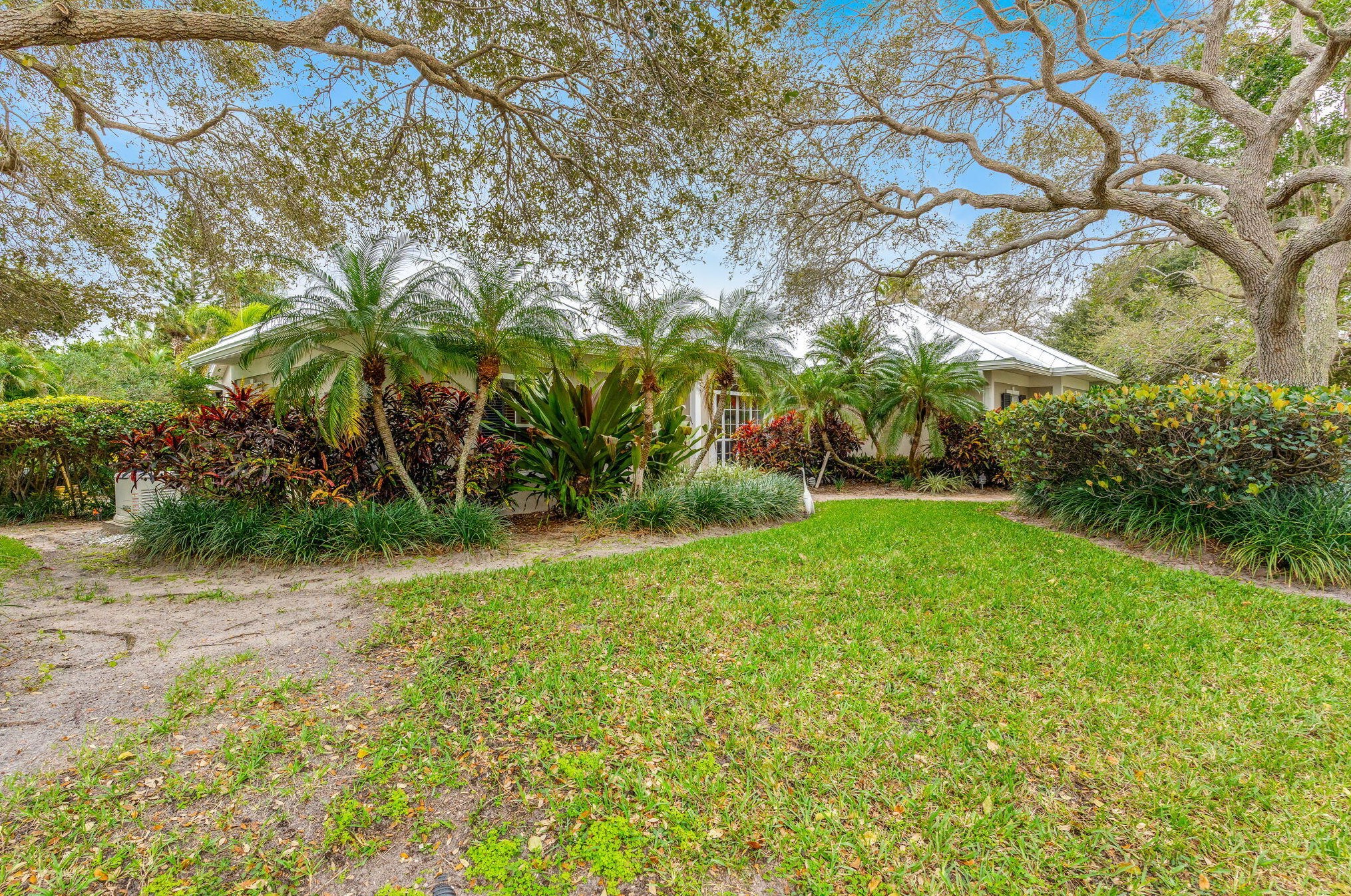 81 Cache Cay Dr, Vero Beach FL 32963-1211 exterior