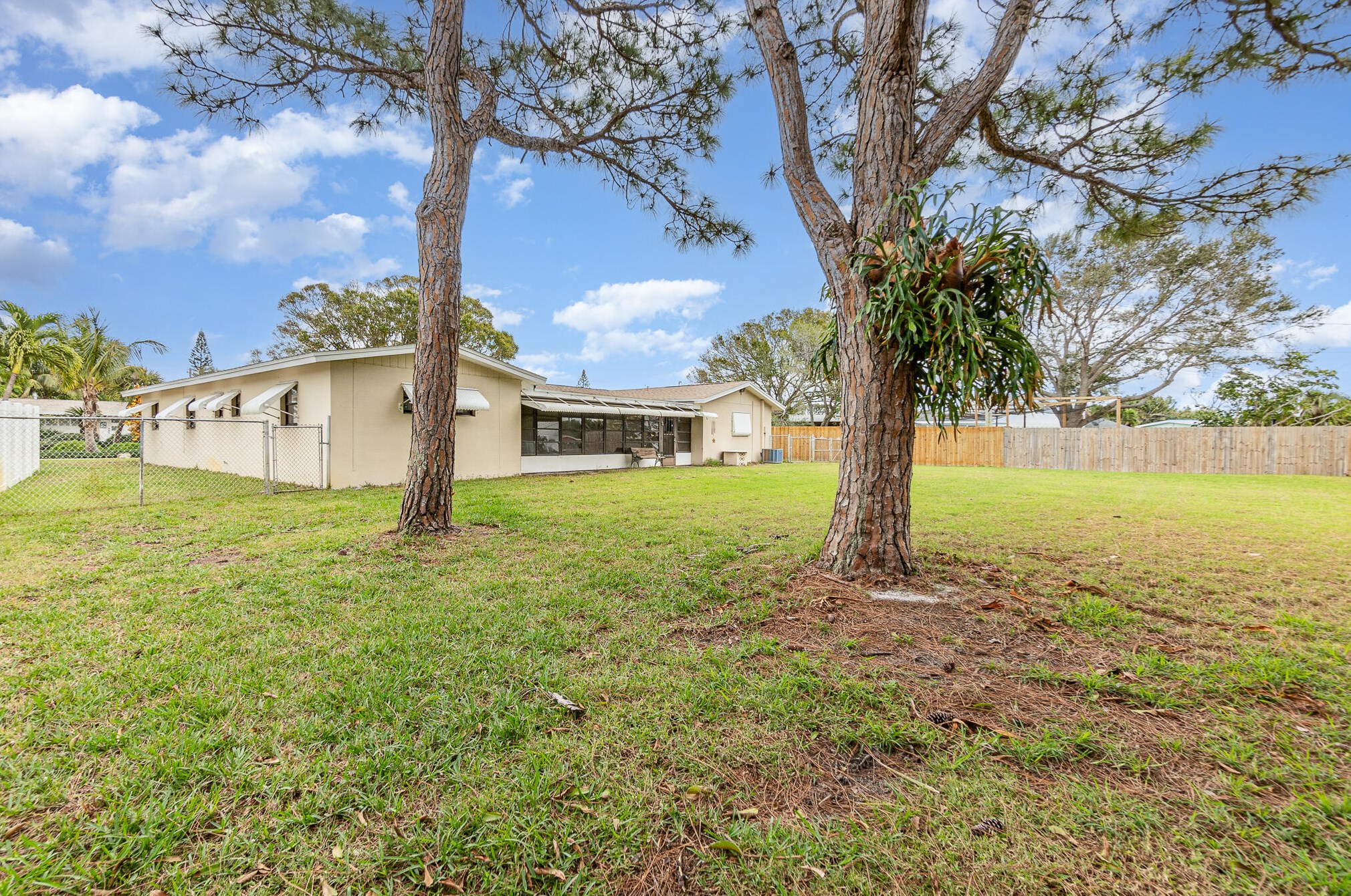 100 Mayaca Dr, Melbourne, FL 32937-4109