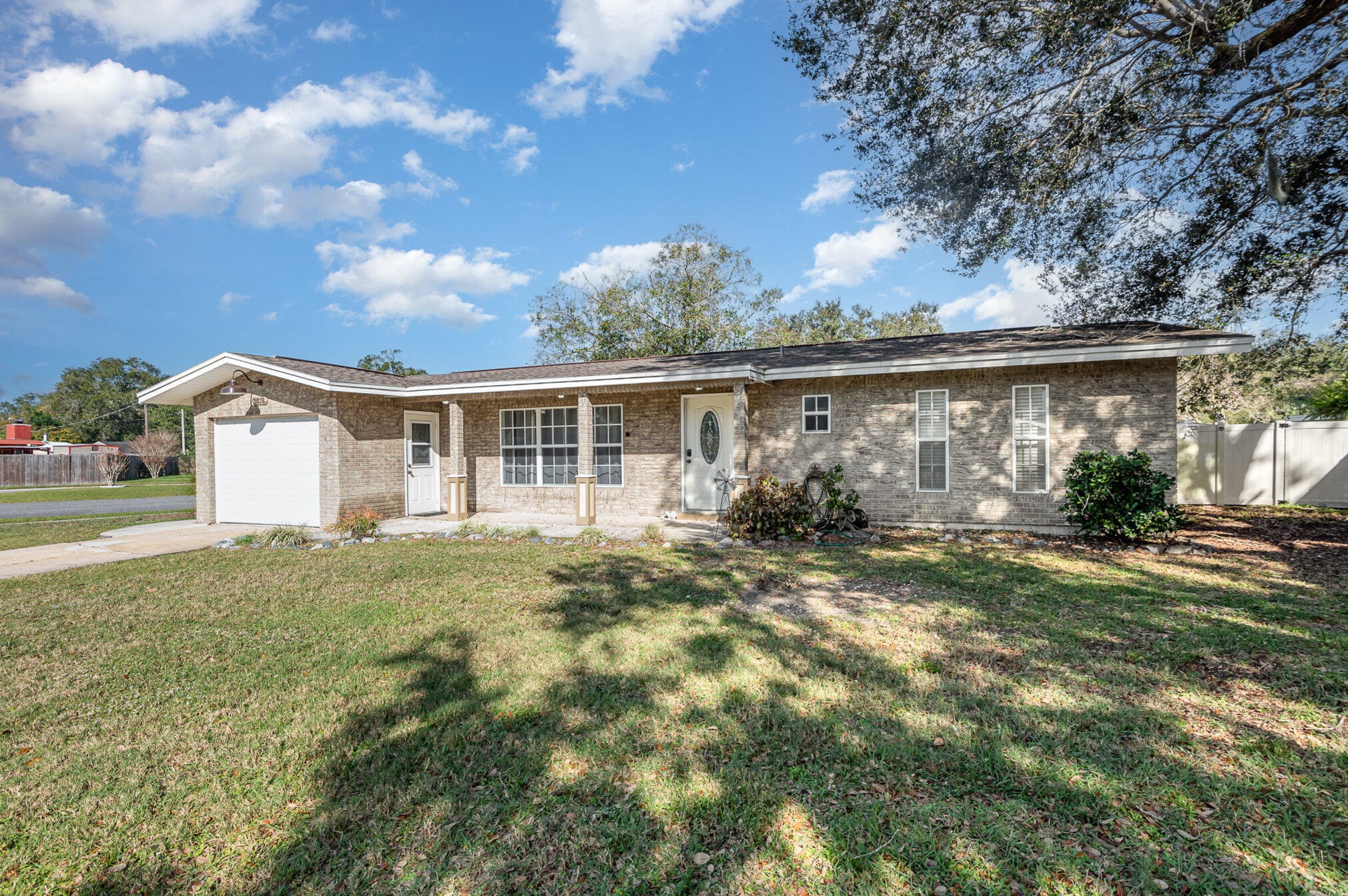 3618 Sunny Dr, Mims, FL 32754-2909
