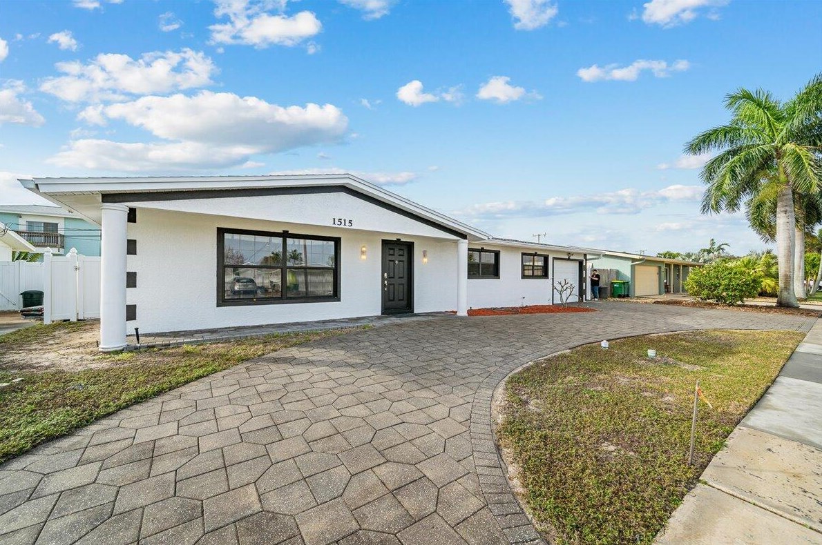 1515 S Harbor Dr, Merritt Island, FL 32952