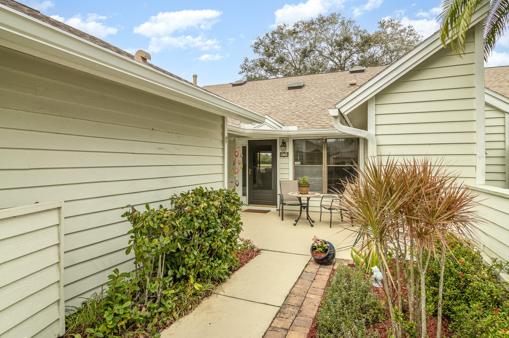 818 Ridge Lake Dr, Melbourne, FL 32940-1757