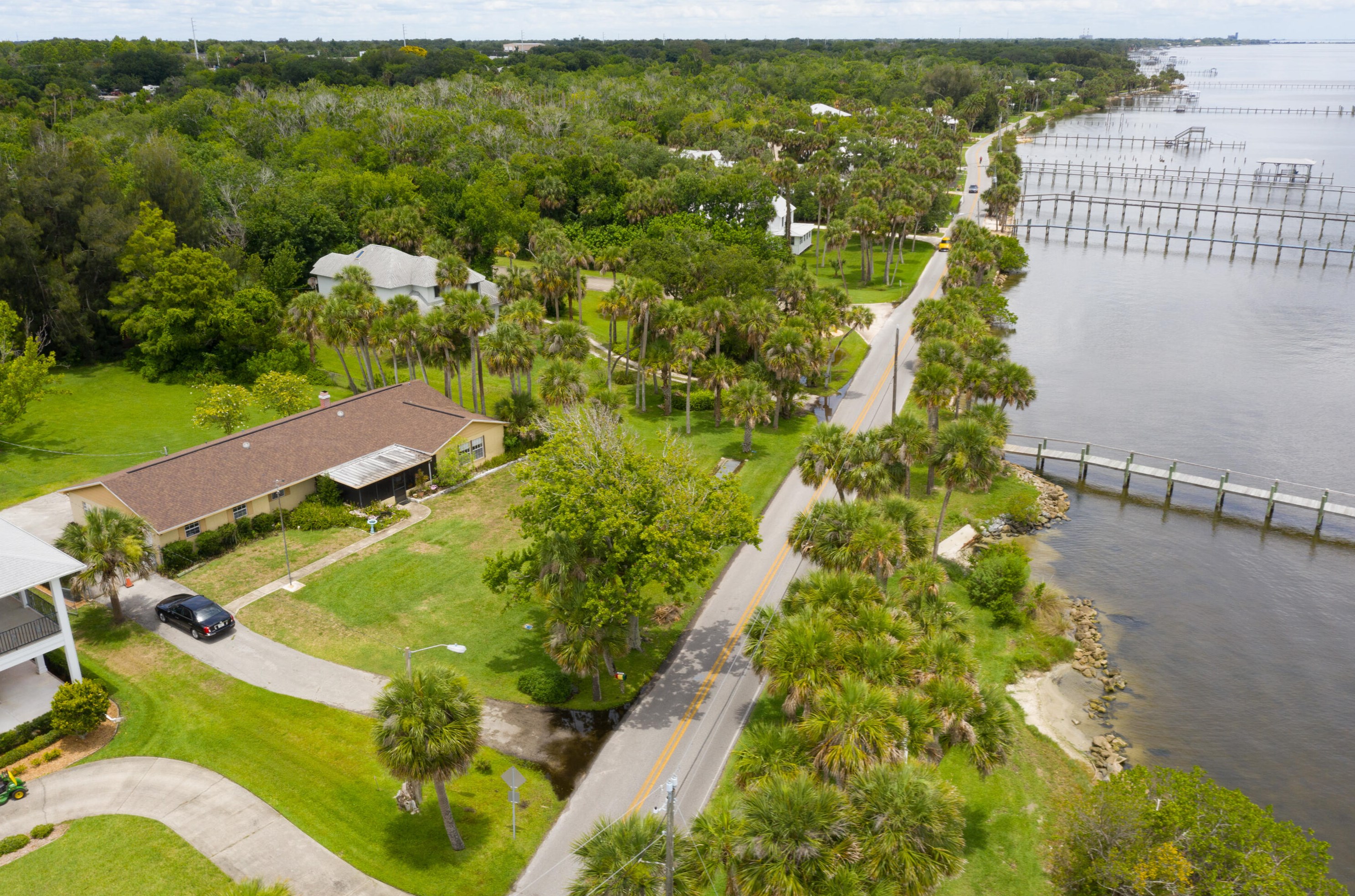 3715 Indian River Dr, Cocoa FL  32926-8705 exterior