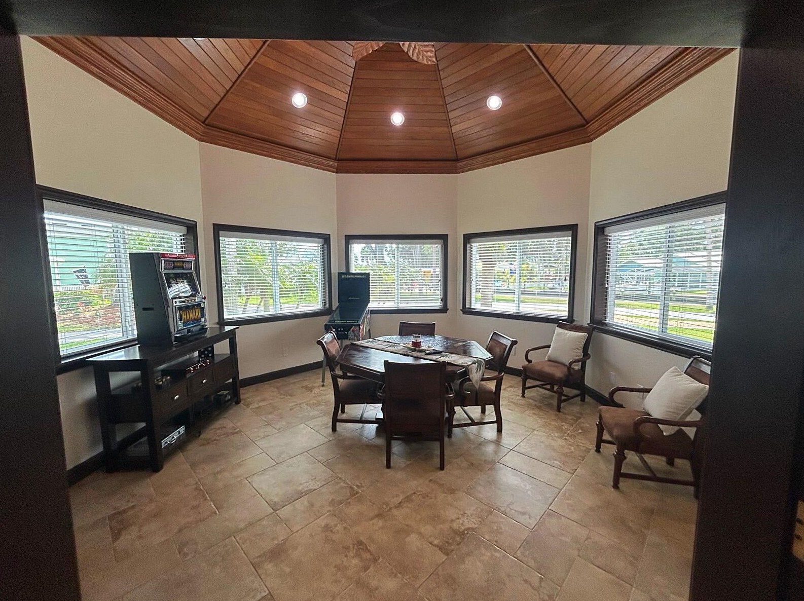 3 Cedar St, Daytona Beach FL  32127-6416 exterior