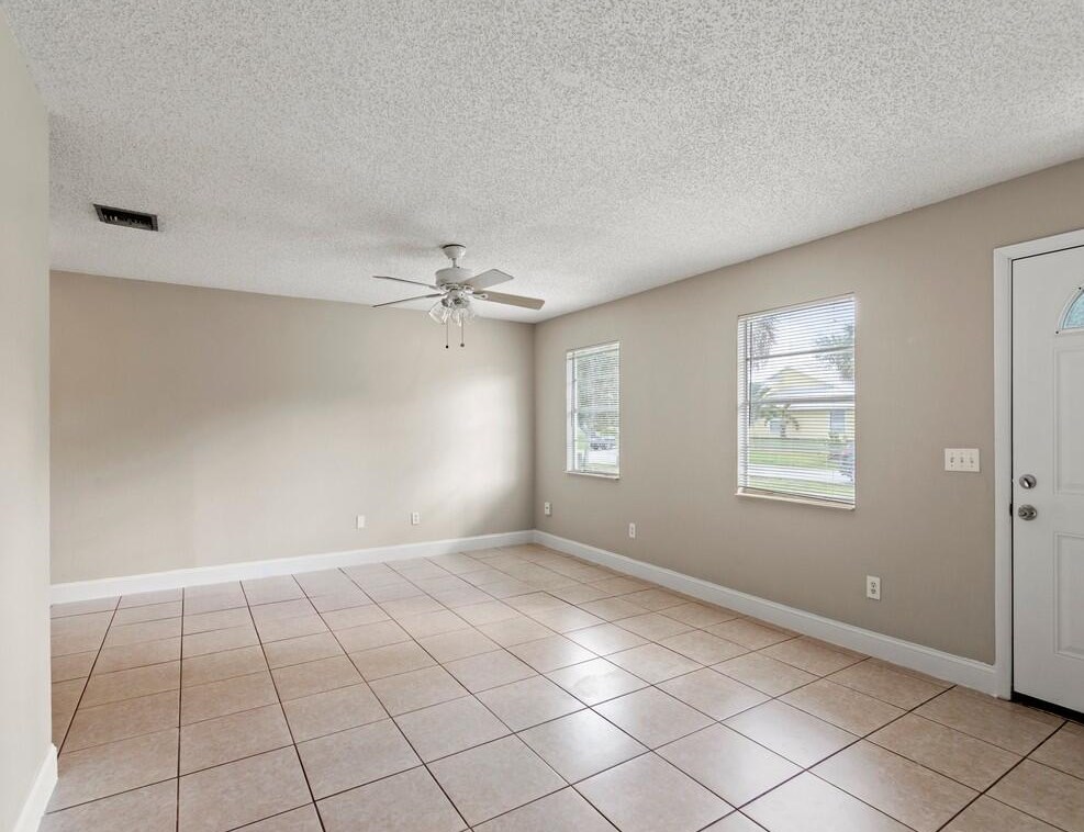 1573 Quatrain Ln, Sebastian, FL 32958