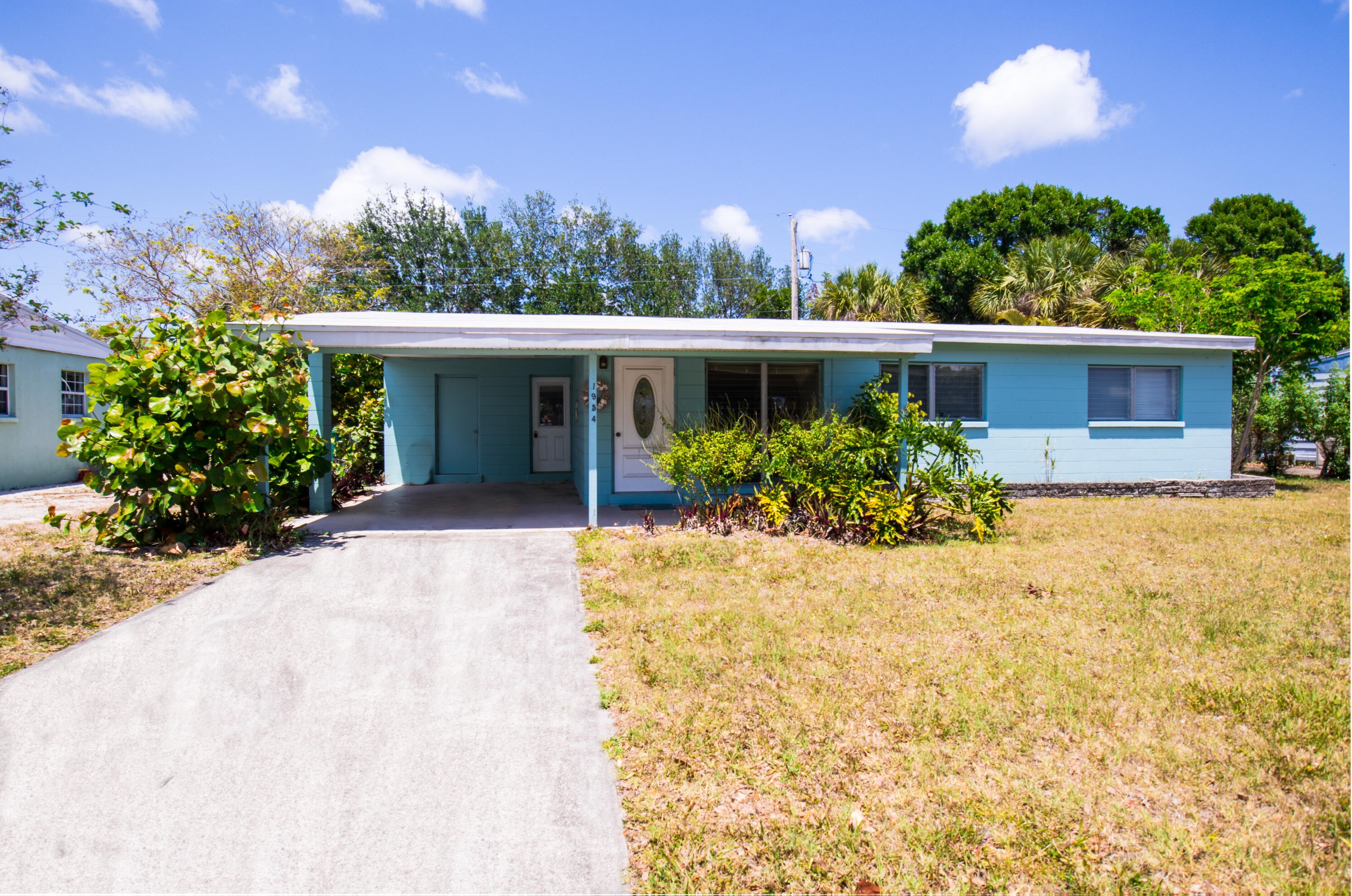 1954 Adams Ave, Melbourne, FL 32935-4004