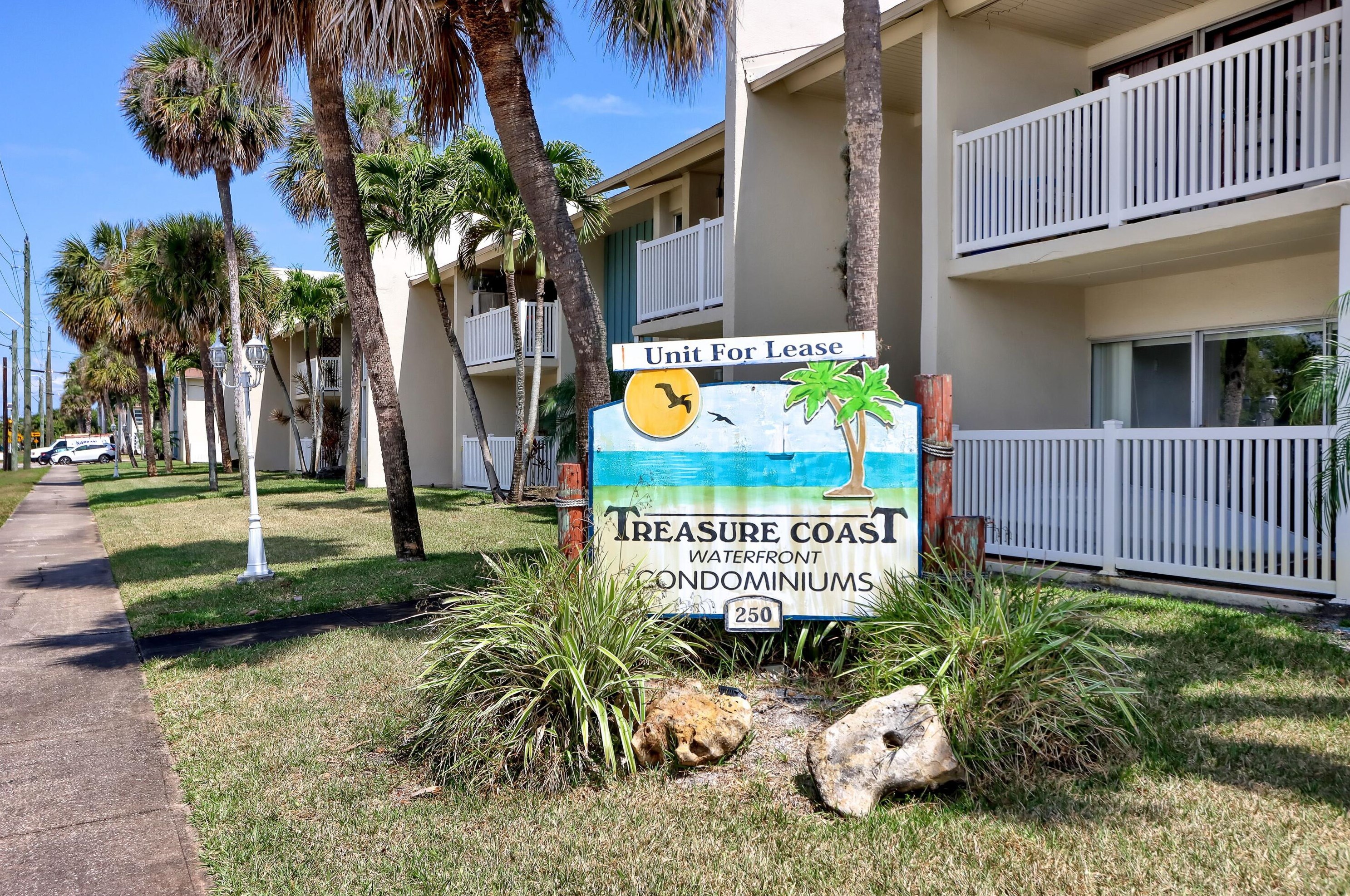 250 N Banana River Dr #d9, Merritt Island, FL 32952