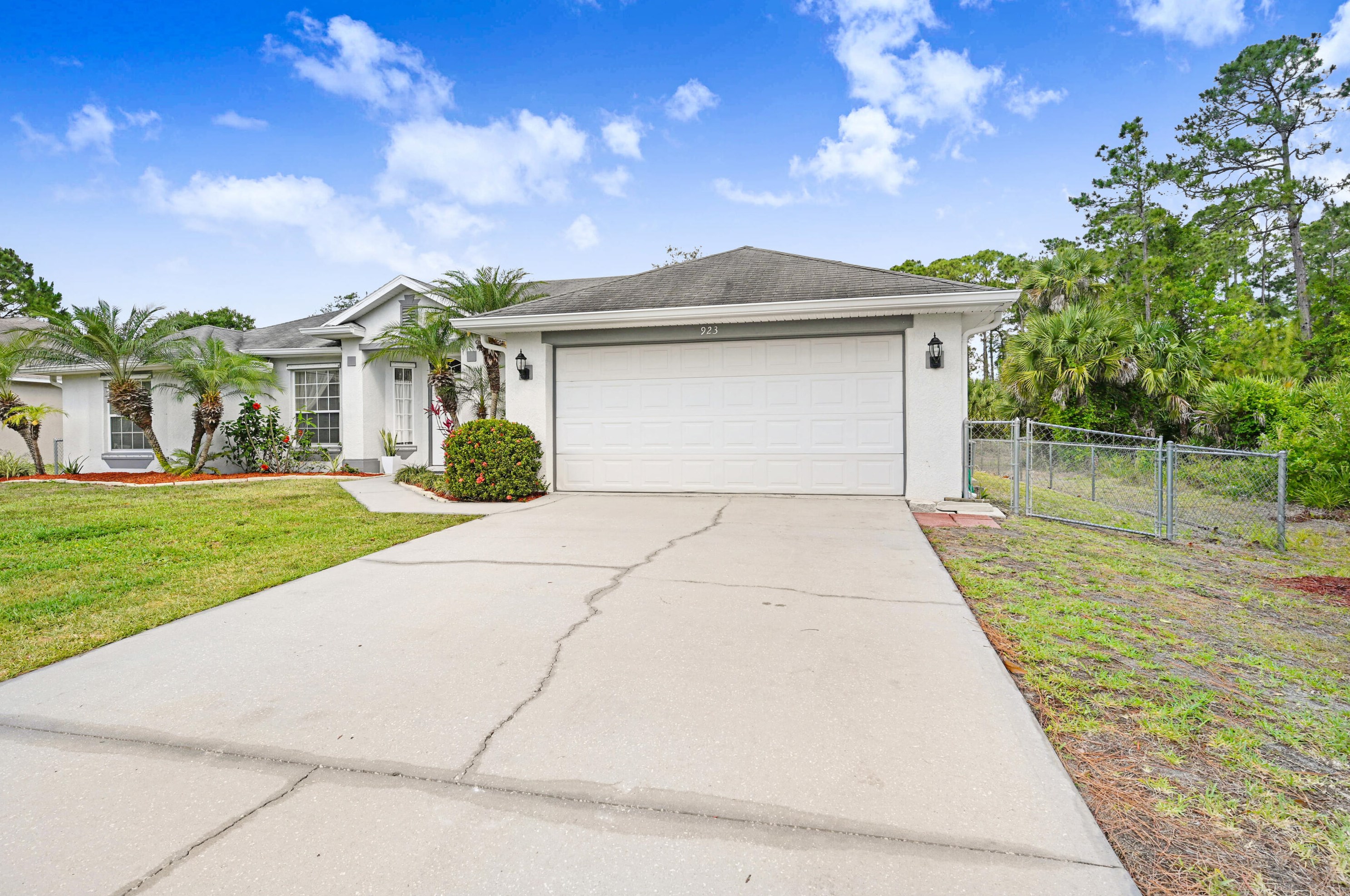 923 Palo Alto St, Melbourne, FL 32909-7251