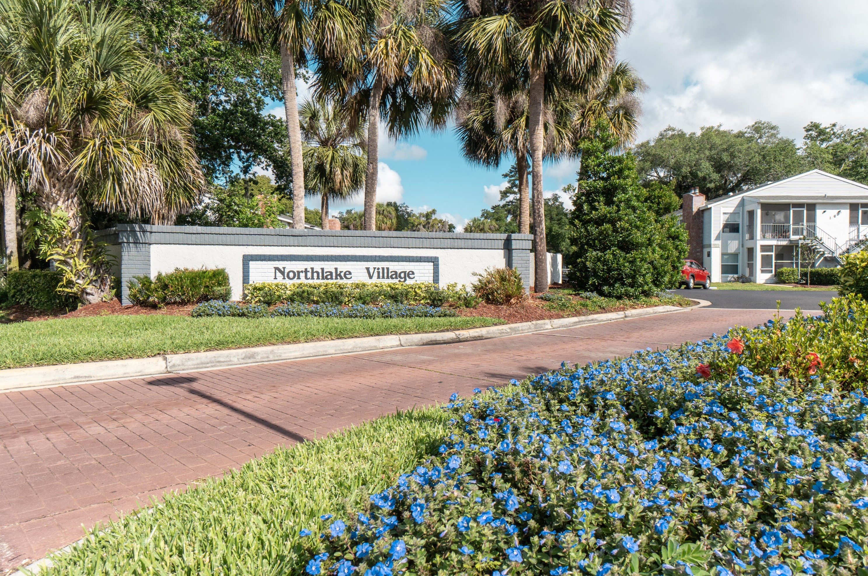 2107 Northlake Dr, Sanford, FL 32771