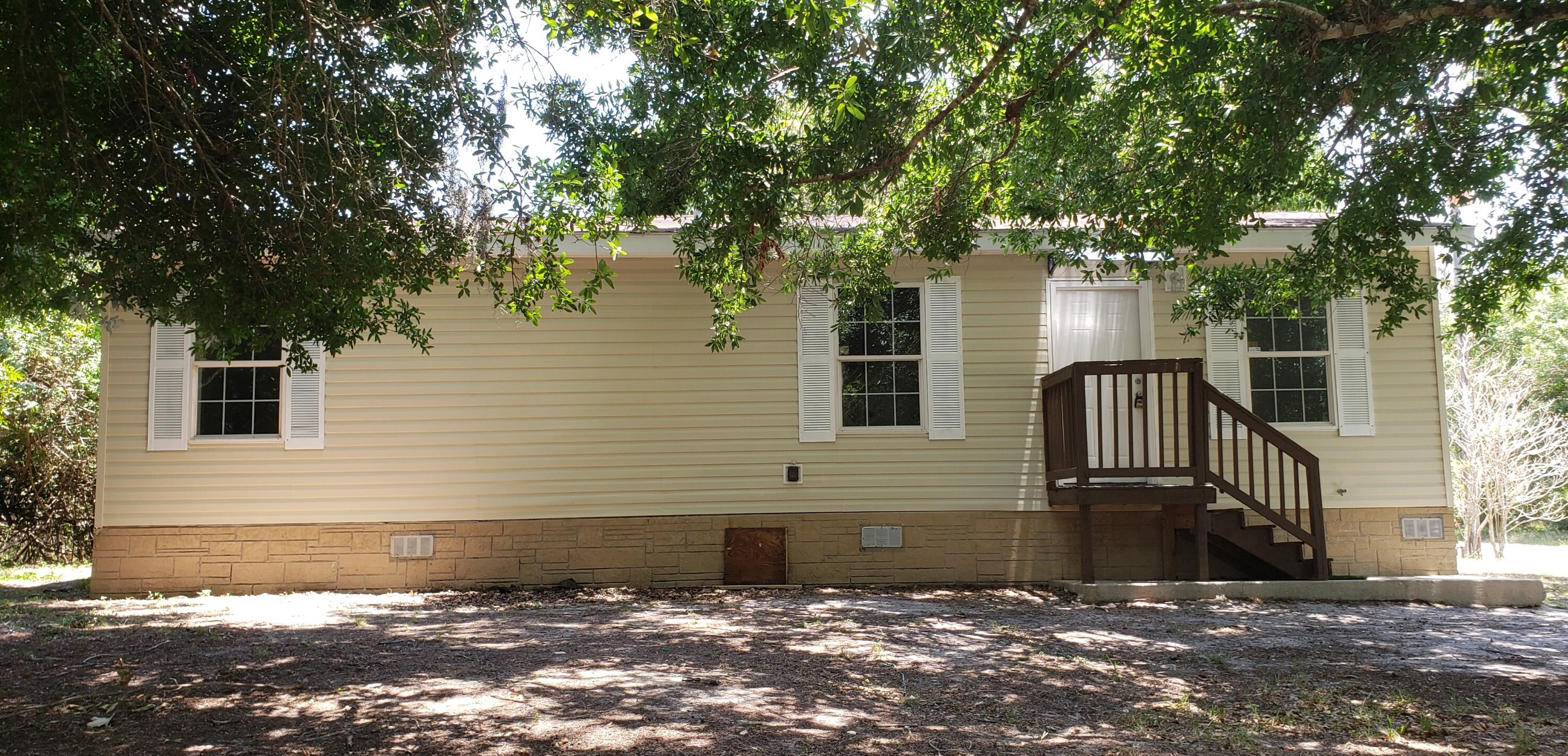 1048 Booker St, Fellsmere, FL 32948-5212