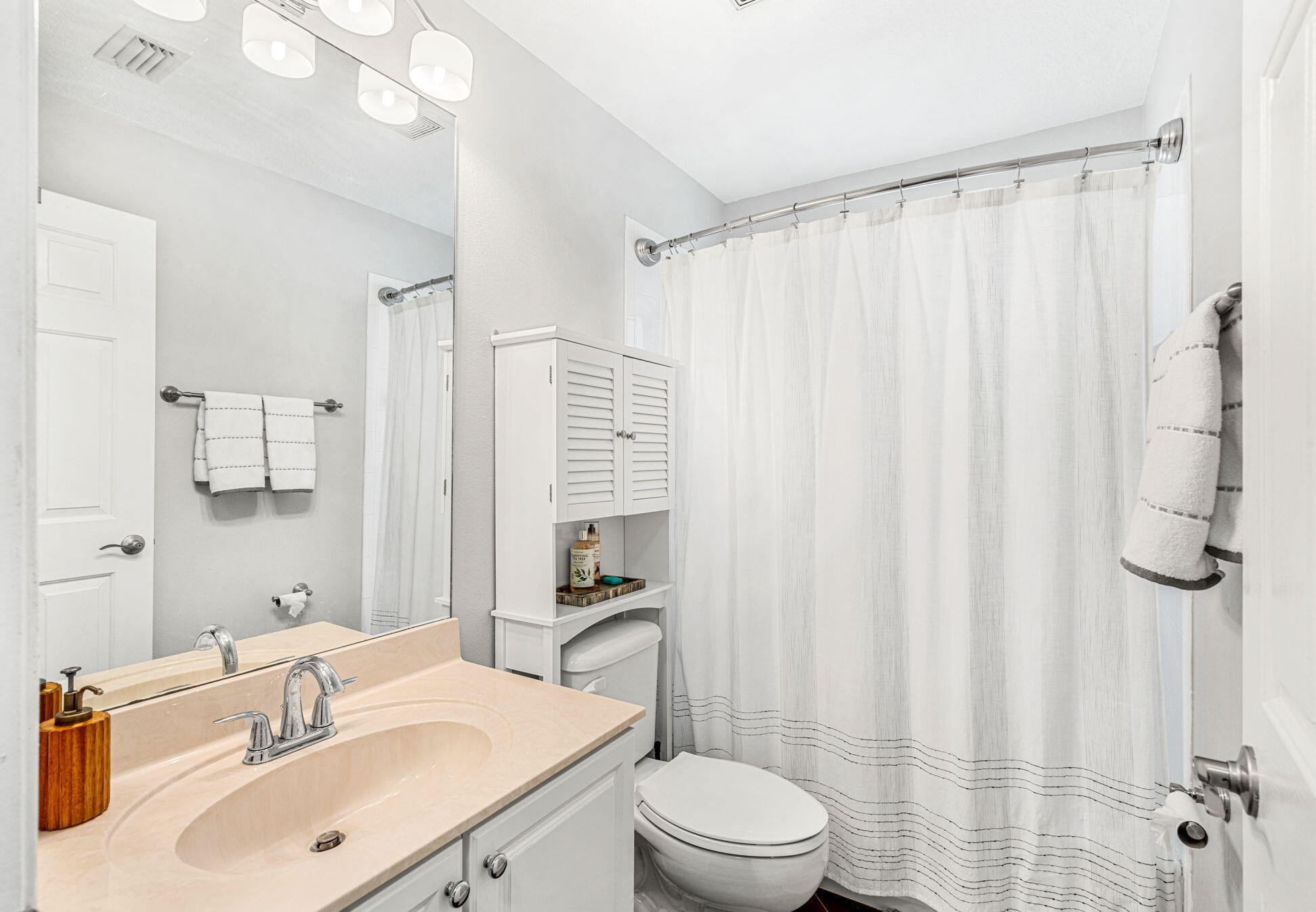 2625 Tuscarora Ct, Melbourne FL 32904-8092 exterior