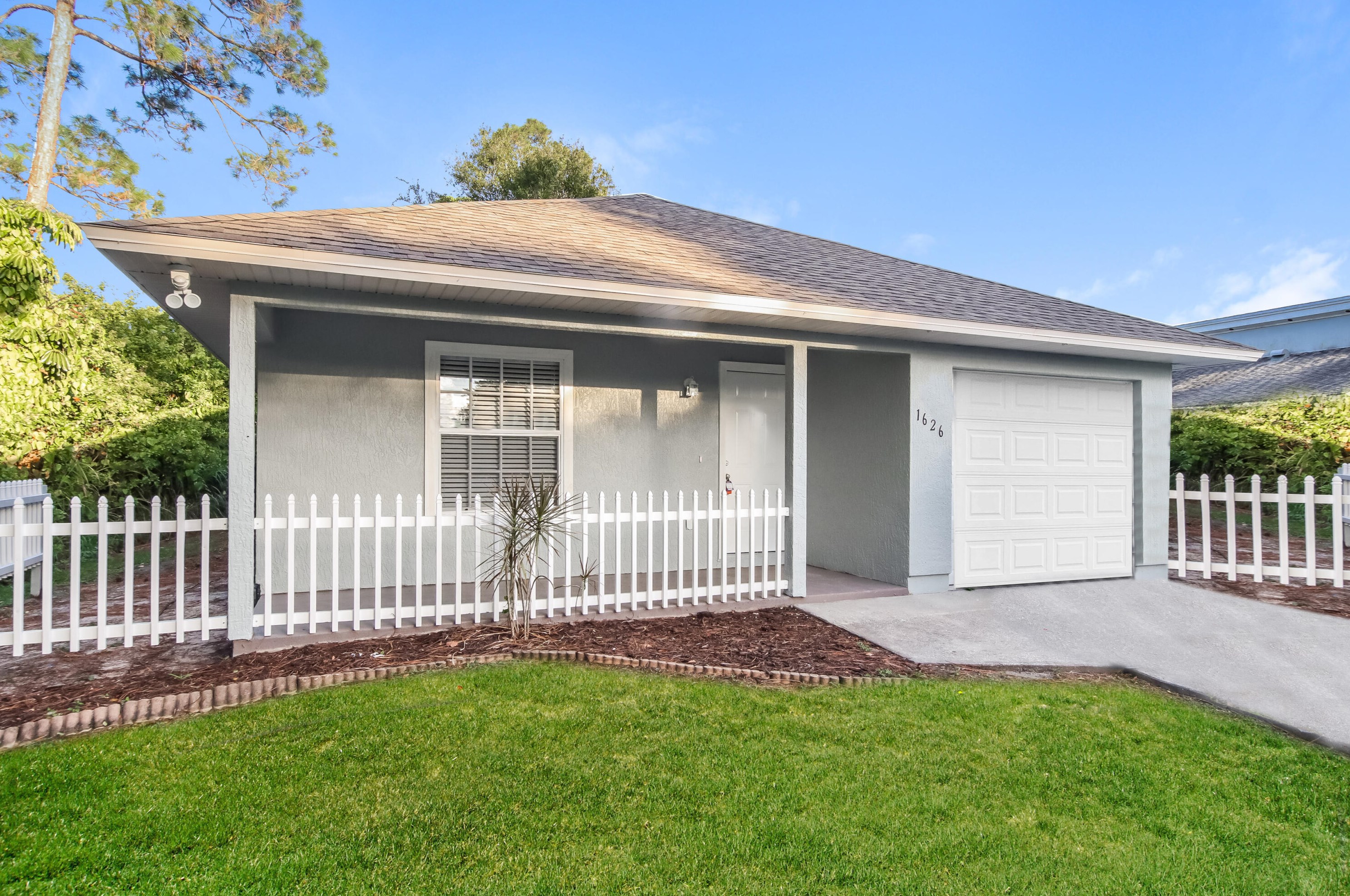 1626 22nd Ave, Vero Beach, FL 32962-6141
