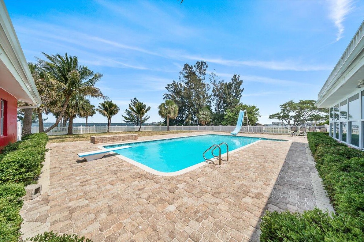 2870 Newfound Harbor Dr, Merritt Island, FL 32952
