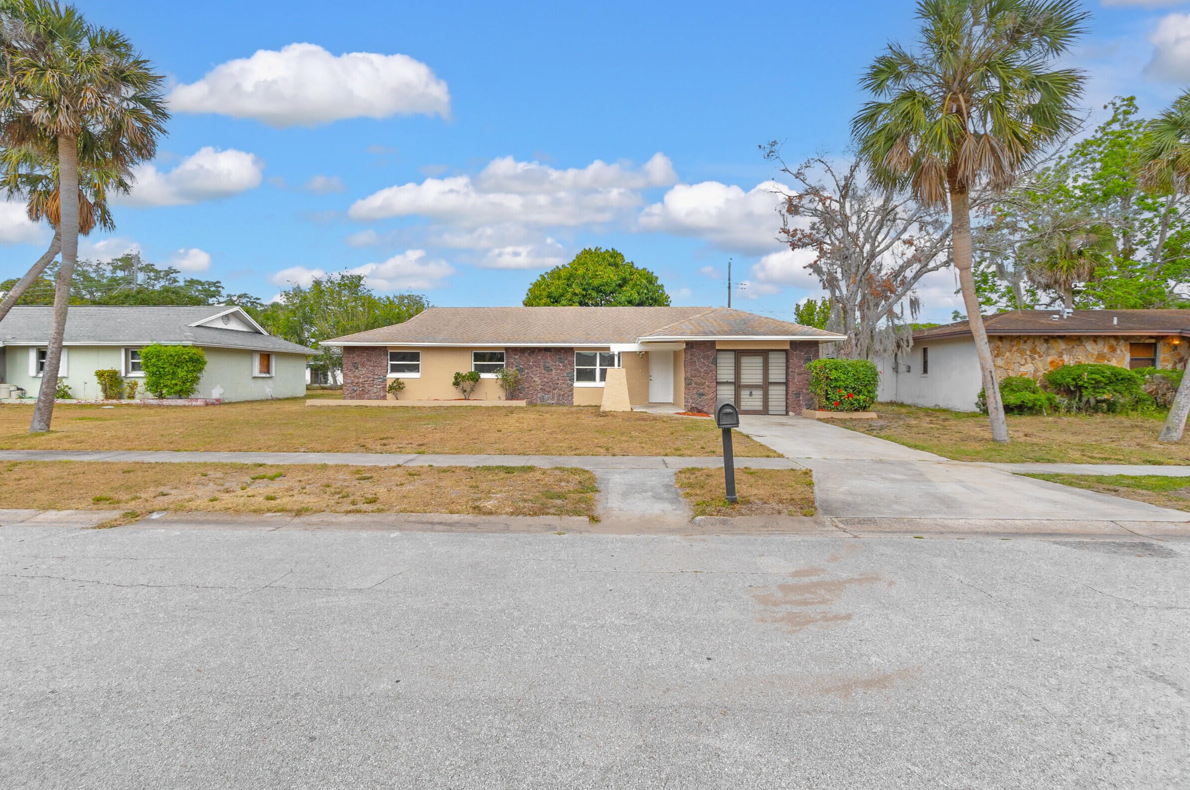 1036 Pompano Dr, Melbourne, FL 32955-2233