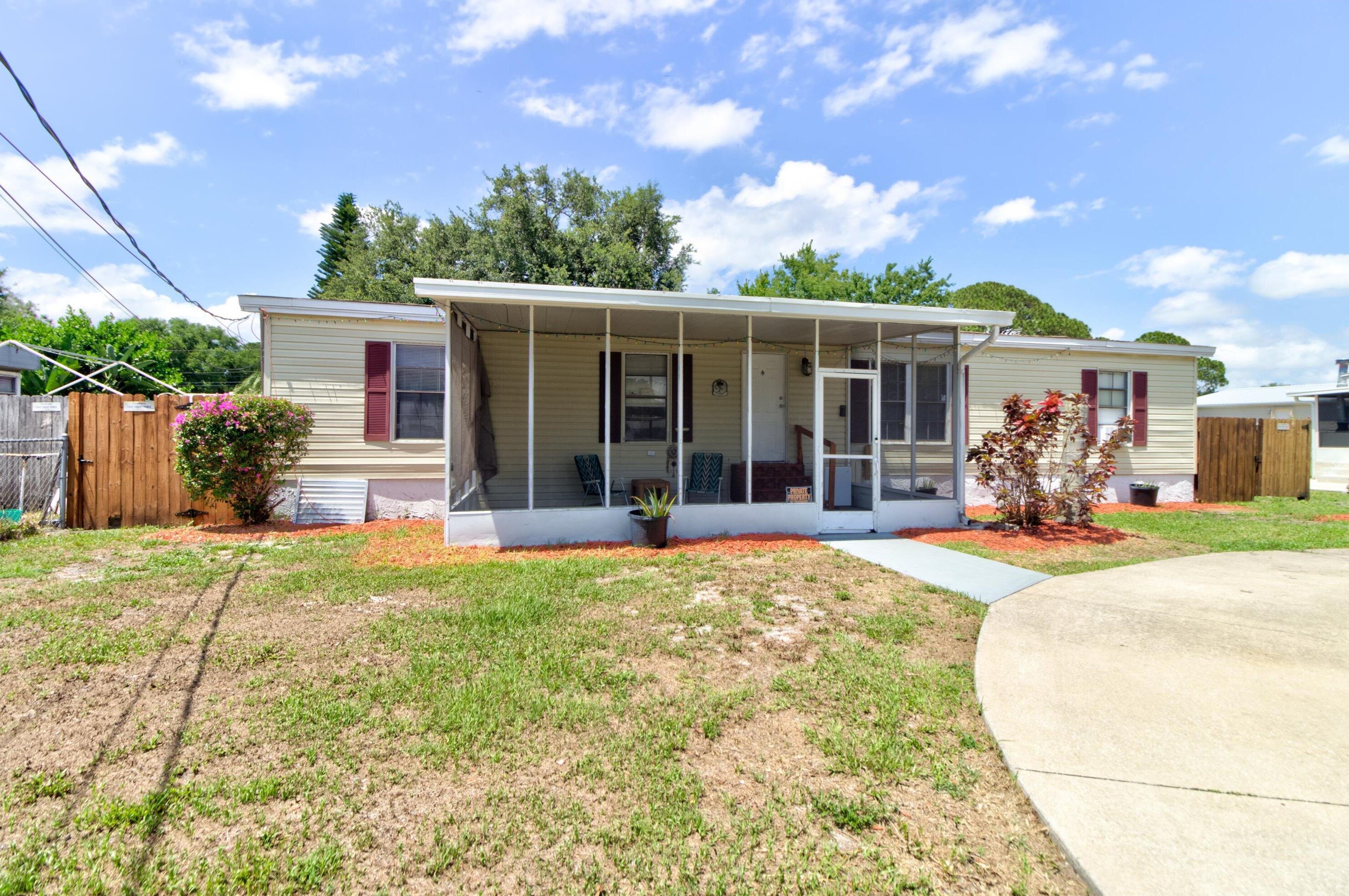 352 Broadway Blvd, Cocoa, FL 32927-4818