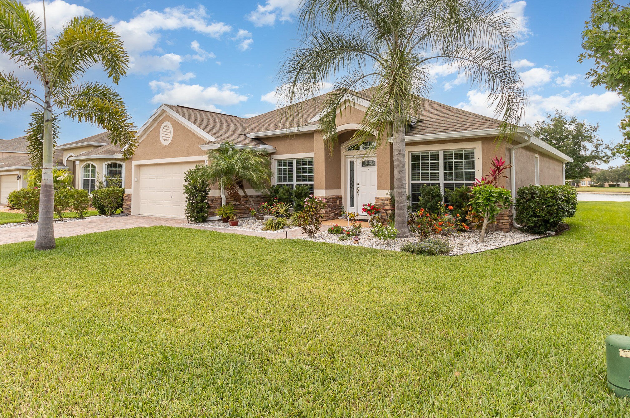 325 Abernathy Cir, Melbourne, FL 32909-2348
