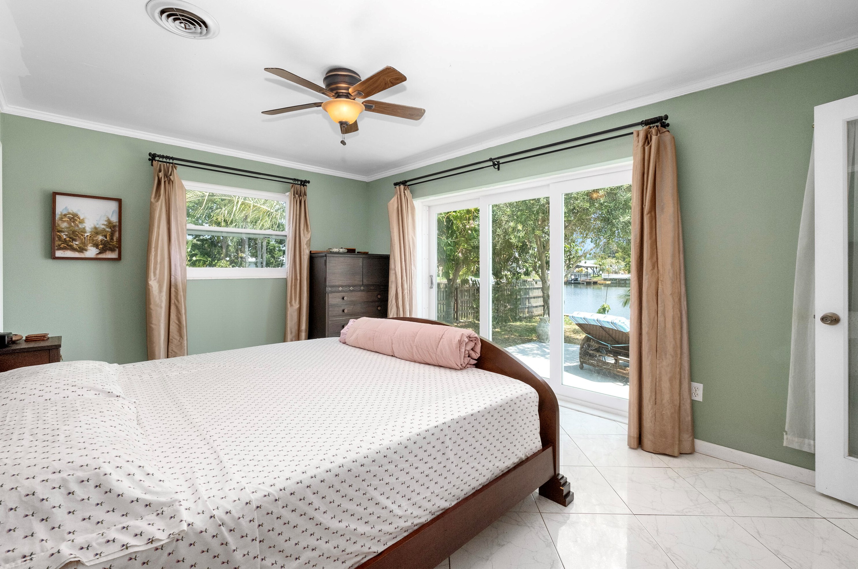 200 Tiki Dr, Merritt Island FL 32953-2405 exterior