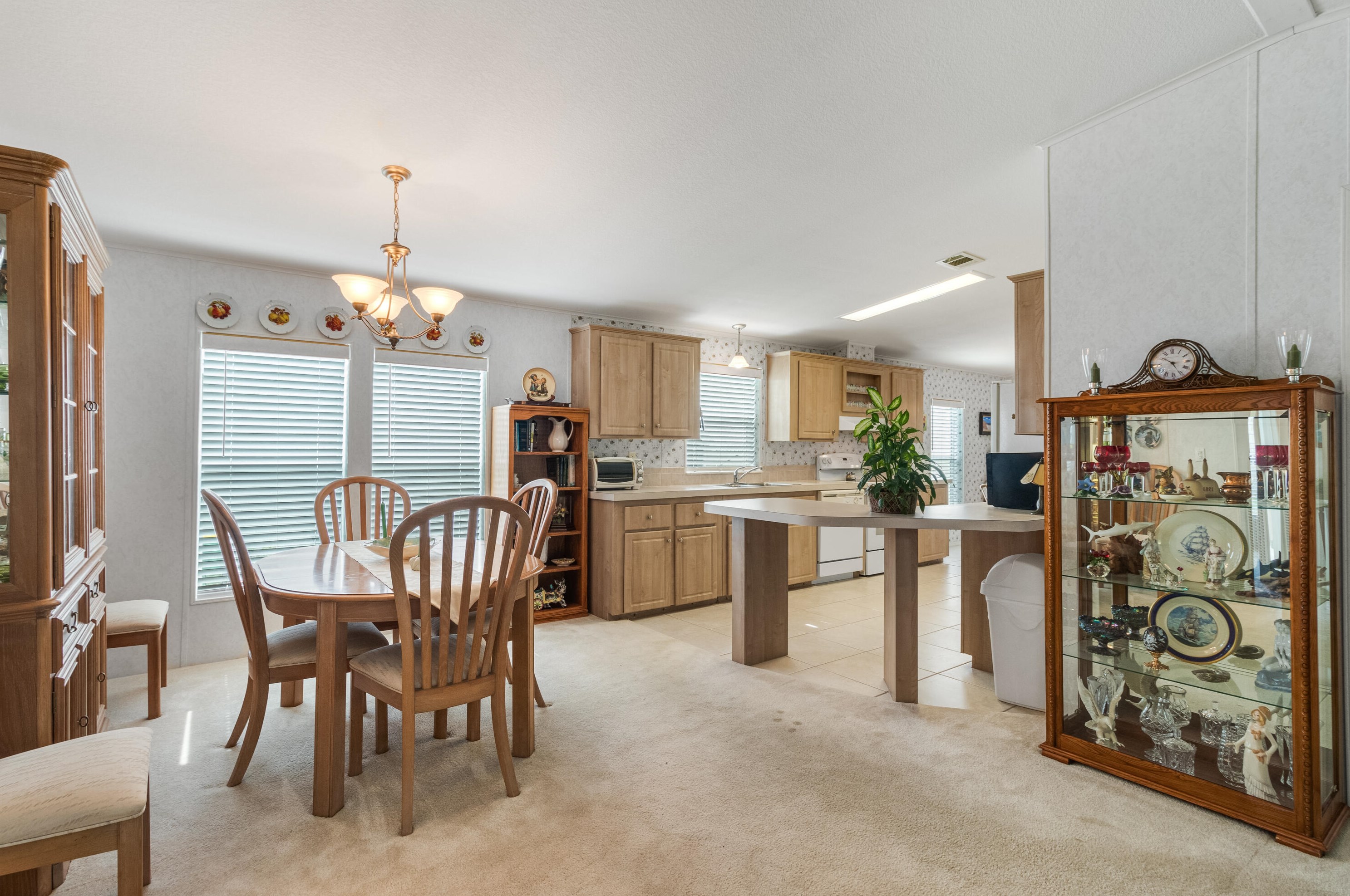 215 Outer Dr, Cocoa, FL 32926-2584