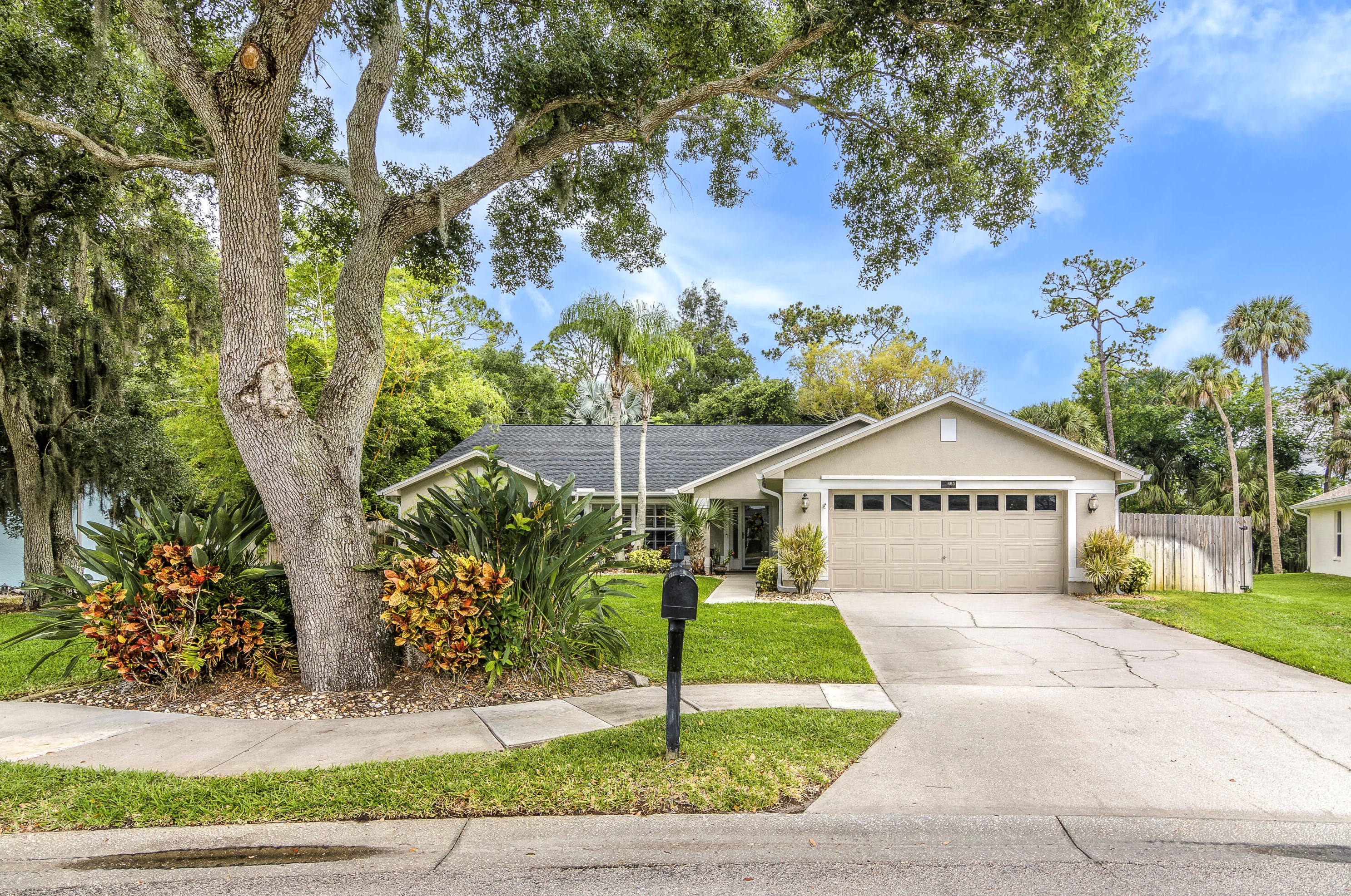 883 Shoshone Ln, Melbourne, FL 32904-1516