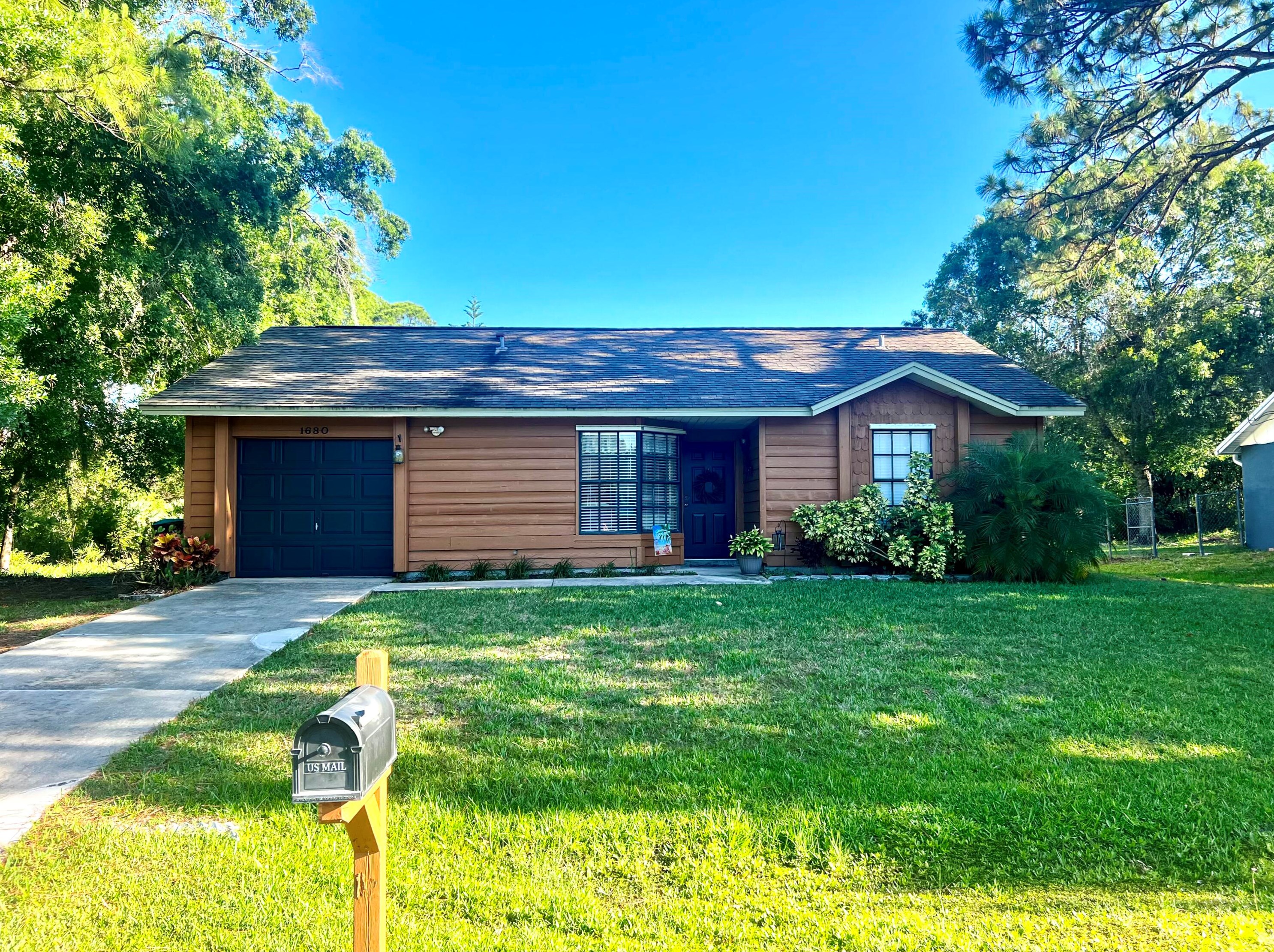 1680 Whittier St, Melbourne, FL 32909-5971