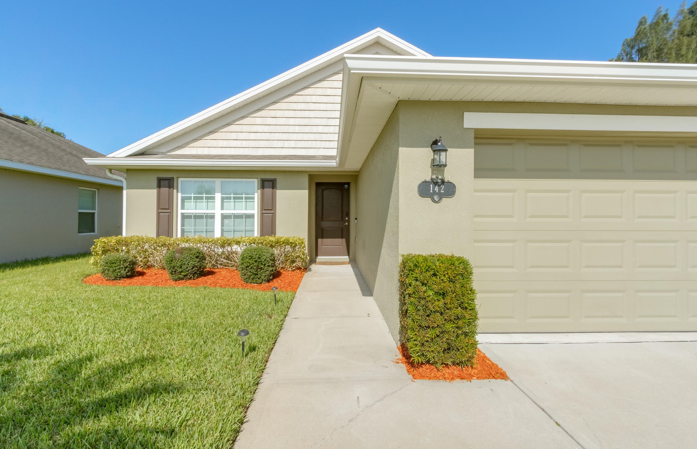 142 Secret Dr, Melbourne, FL 32904-4956