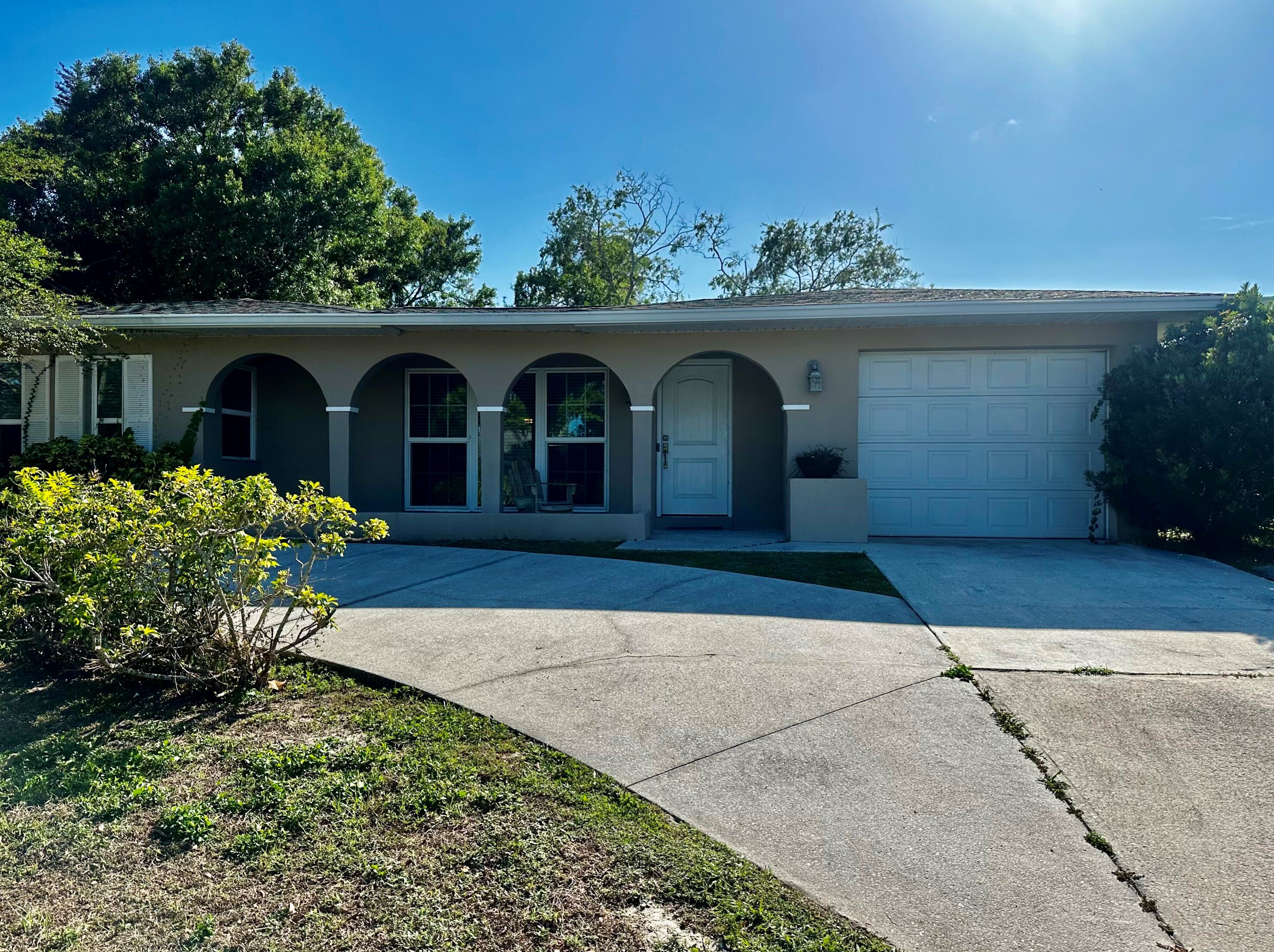 1472 Meadowbrook Rd, Melbourne, FL 32905-5007