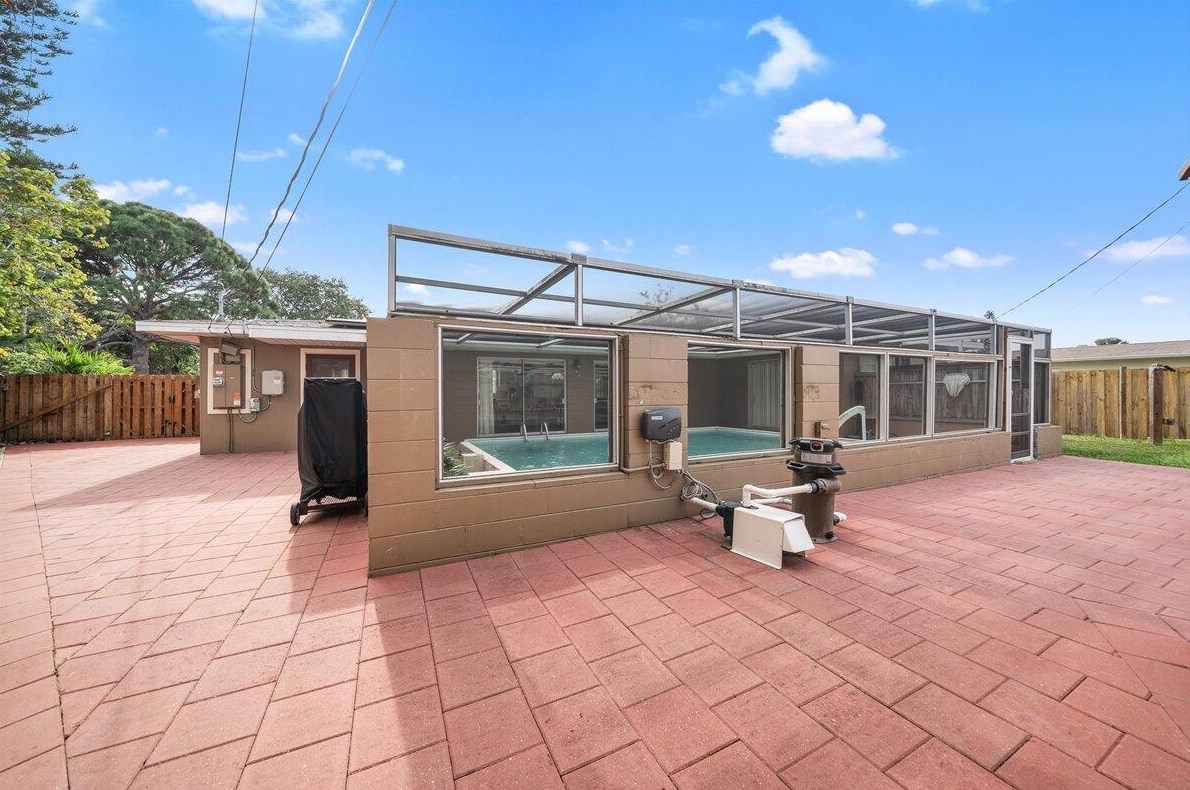 502 Kennwood Ave, Merritt Island FL 32952-3784 exterior