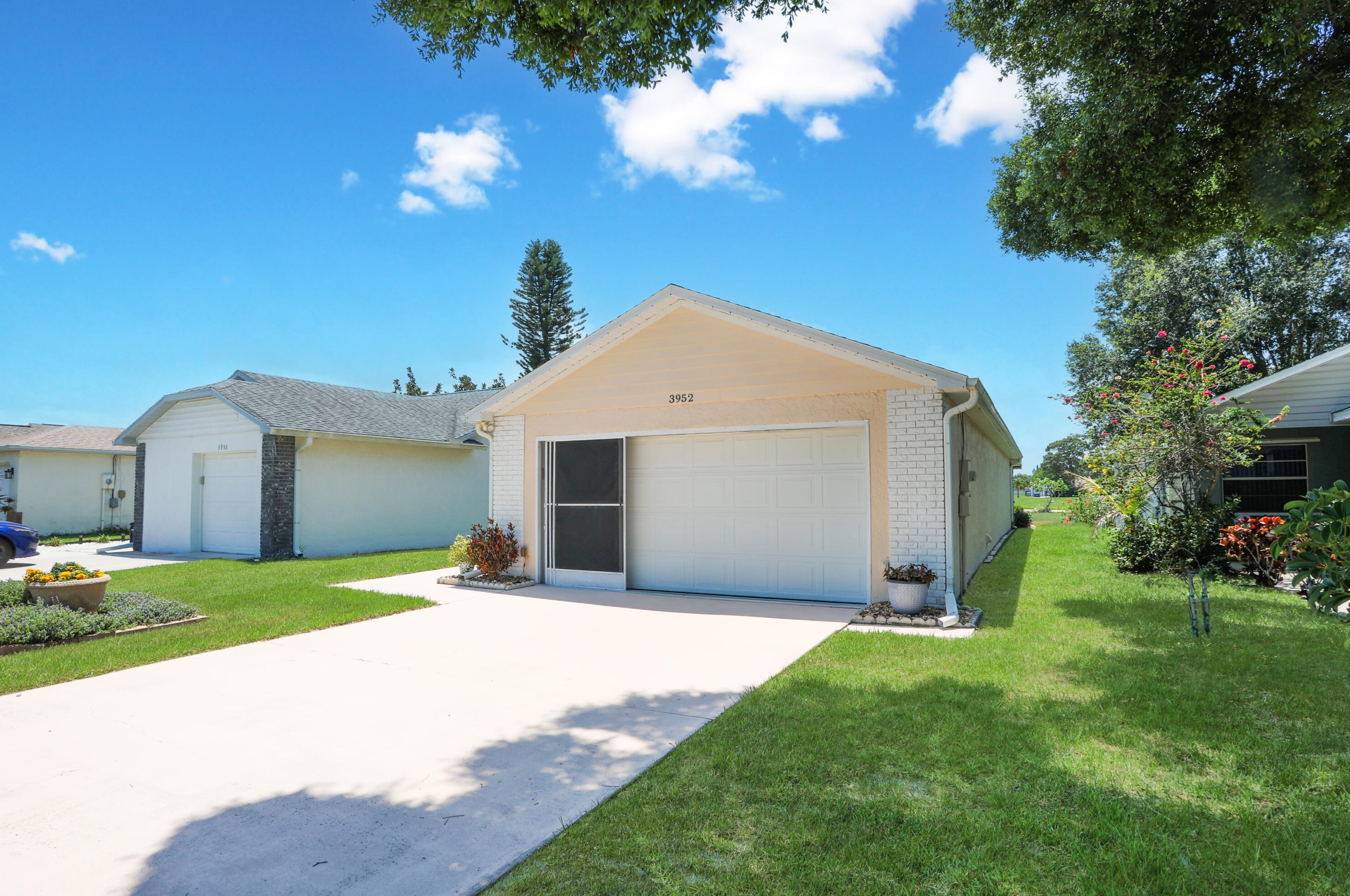 3952 Bayberry Dr, Melbourne FL 32901-8424 exterior