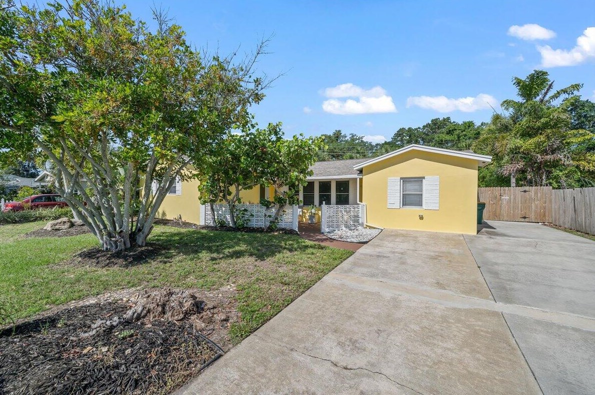 770 Sandgate St, Merritt Island, FL 32953-4632