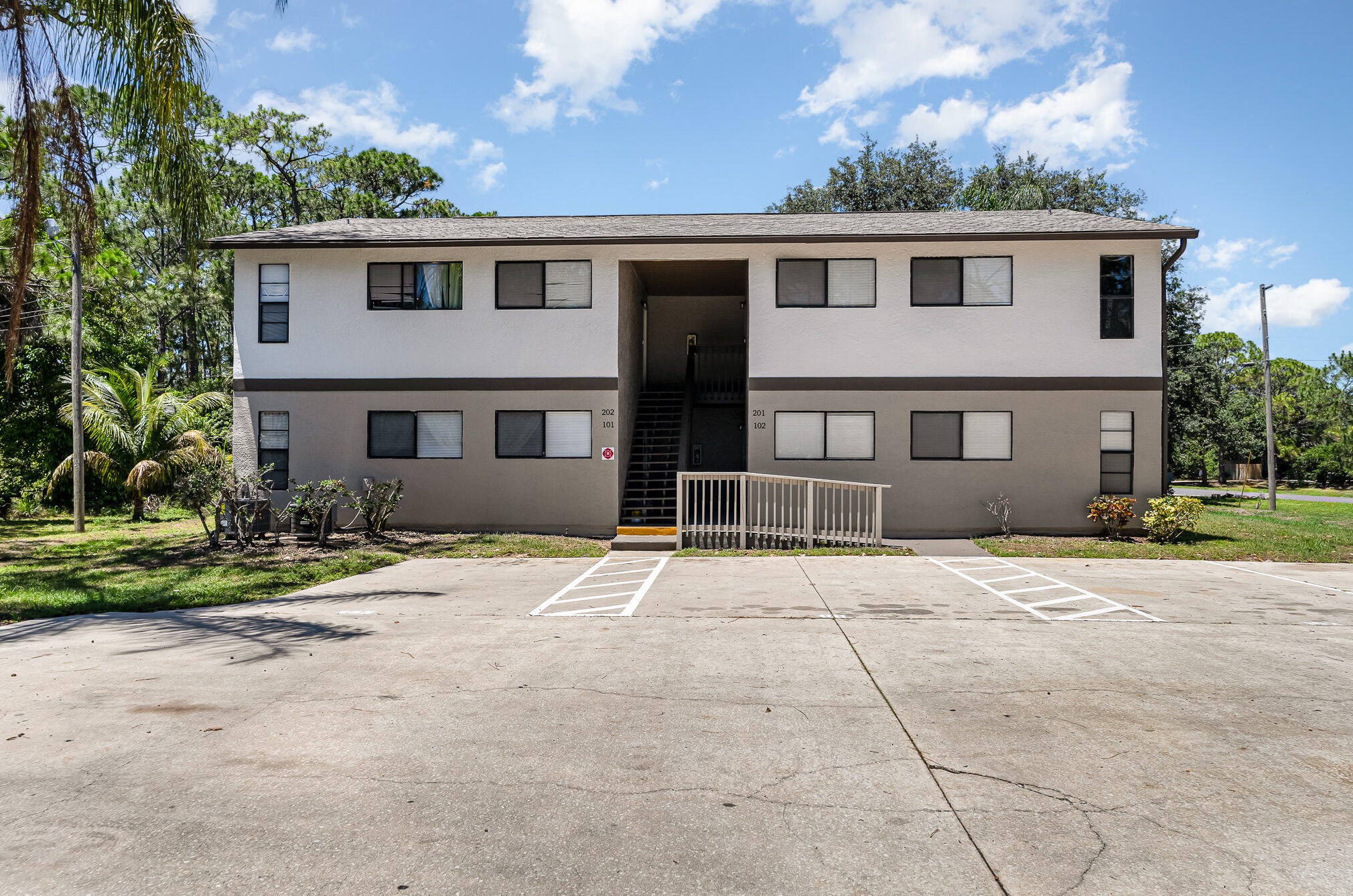 1915 Agora Cir, Melbourne, FL 32909-3973