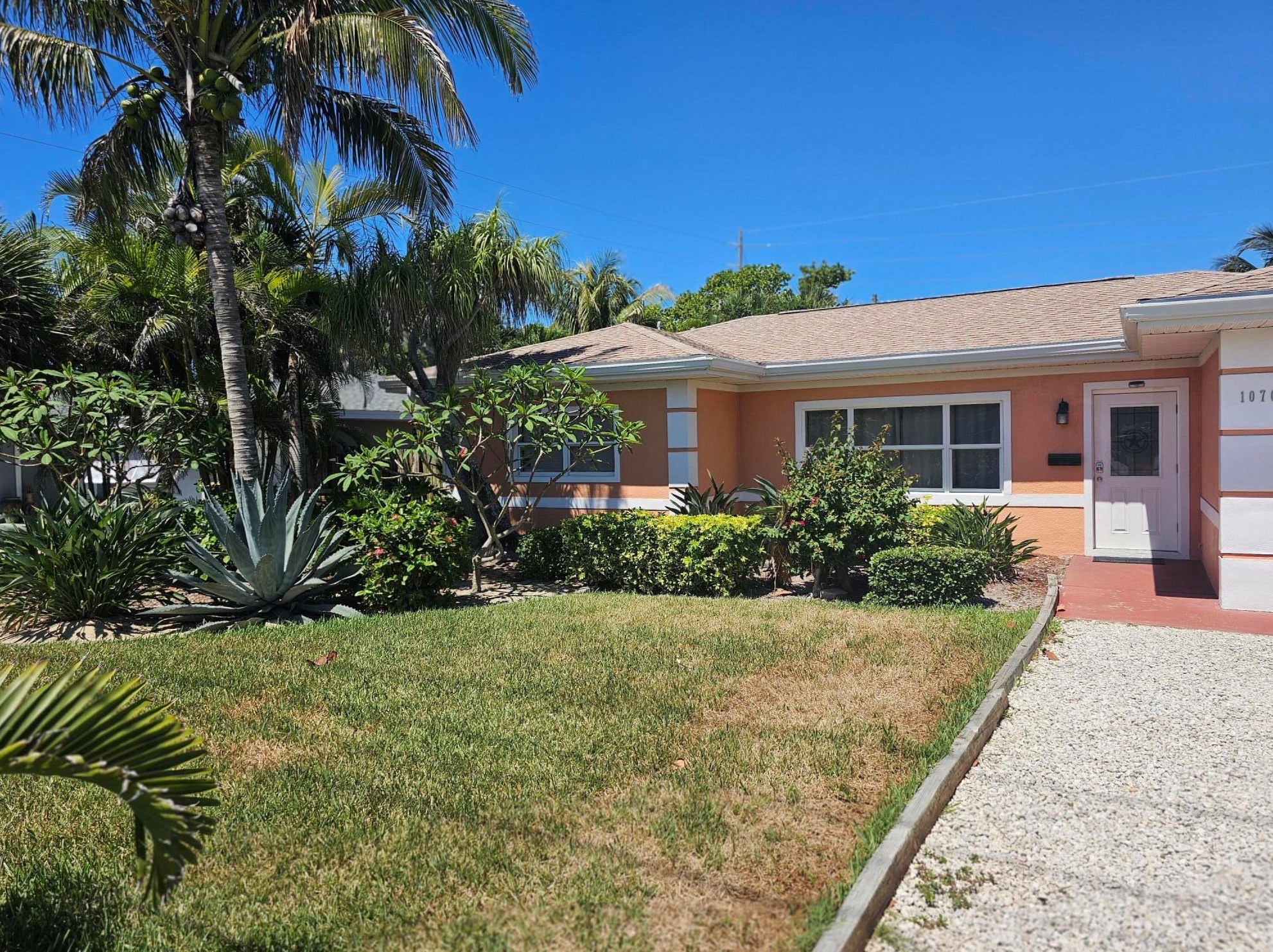 1070 S Orlando Ave, Cocoa Beach, FL 32931
