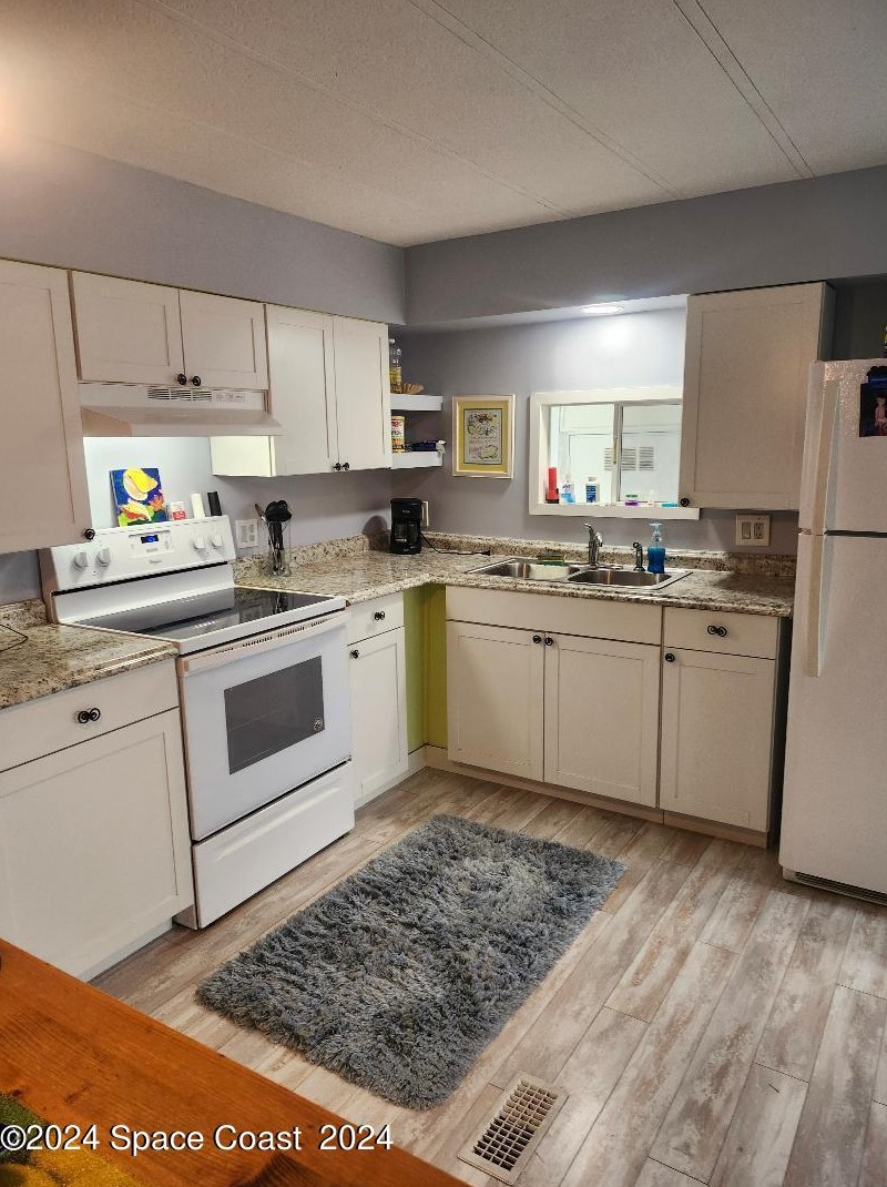 964 Barefoot Blvd, Sebastian, FL 32976