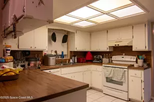 2618 Watkins Dr, Melbourne, FL 32901 - Photo 10