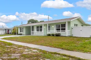 2356 Lakeview Dr, Melbourne, FL 32935 - Photo 1