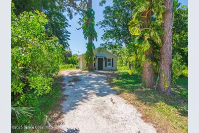 1325 17th Court SW, Vero Beach, FL 32962 - Photo 1