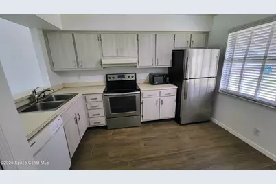 2016 N Grant Place N #101, Melbourne, FL 32901 - Photo 2