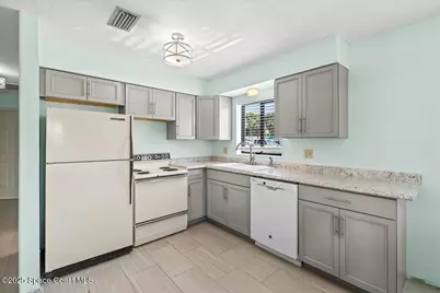 190 S Orlando Avenue #I, Cocoa Beach, FL 32931 - Photo 8