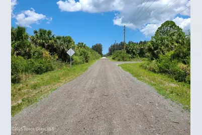 865 Laika Road SW, Palm Bay, FL 32908 - Photo 2