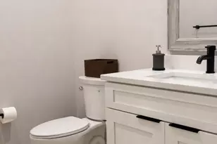 2148 Country Club Rd, Melbourne, FL 32901 - Photo 18