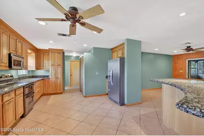 6581 Hillside Lane, Lake Worth, FL 33467 - Photo 4