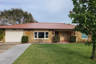 2557 Pineapple Ave, Melbourne, FL 32935 - Photo 2