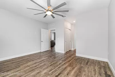 728 Daysland Avenue SW, Palm Bay, FL 32908 - Photo 6