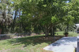 1335 Barefoot Cir, Barefoot Bay, FL 32976 - Photo 4