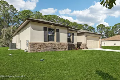 1049 Towhlen Street SE, Palm Bay, FL 32909 - Photo 12
