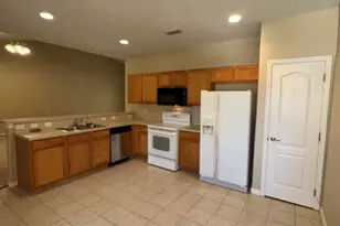 1040 Venetian Dr, Melbourne, FL 32904 - Photo 8