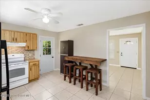 1076 Ivanhoe St NW, Palm Bay, FL 32907 - Photo 6