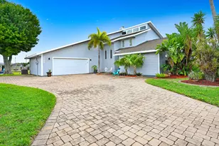 1585 Sykes Creek Dr, Merritt Island, FL 32953 - Photo 2