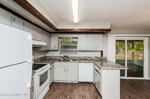 461 Truvall St SW, Palm Bay, FL 32908 - Photo 6